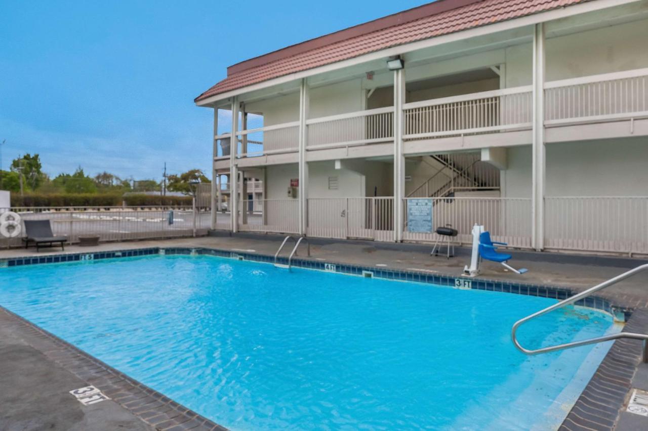 Motel 6-Dallas, Tx - Market Center Εξωτερικό φωτογραφία