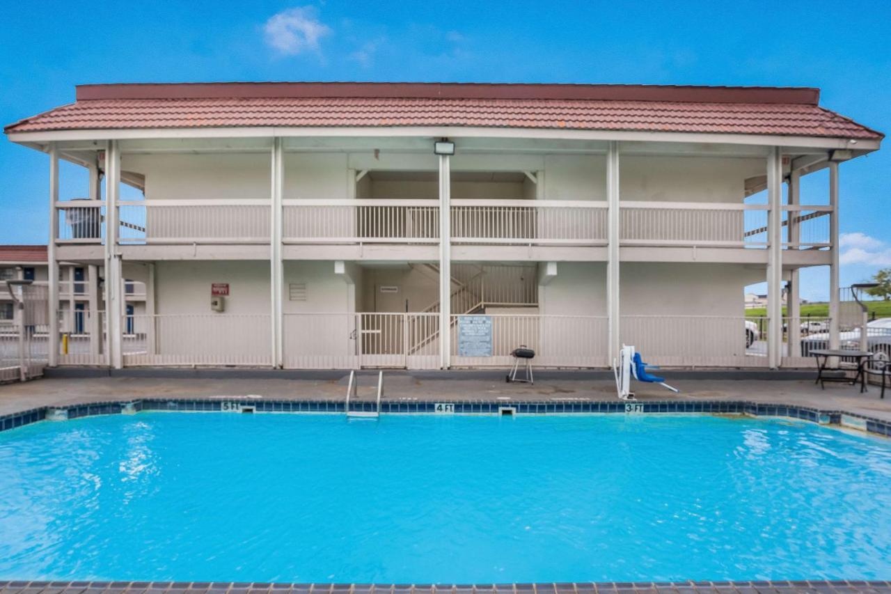 Motel 6-Dallas, Tx - Market Center Εξωτερικό φωτογραφία
