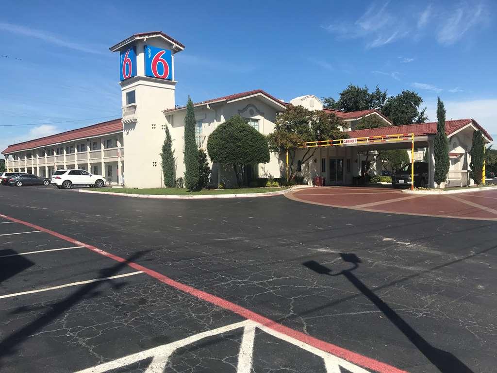 Motel 6-Dallas, Tx - Market Center Εξωτερικό φωτογραφία