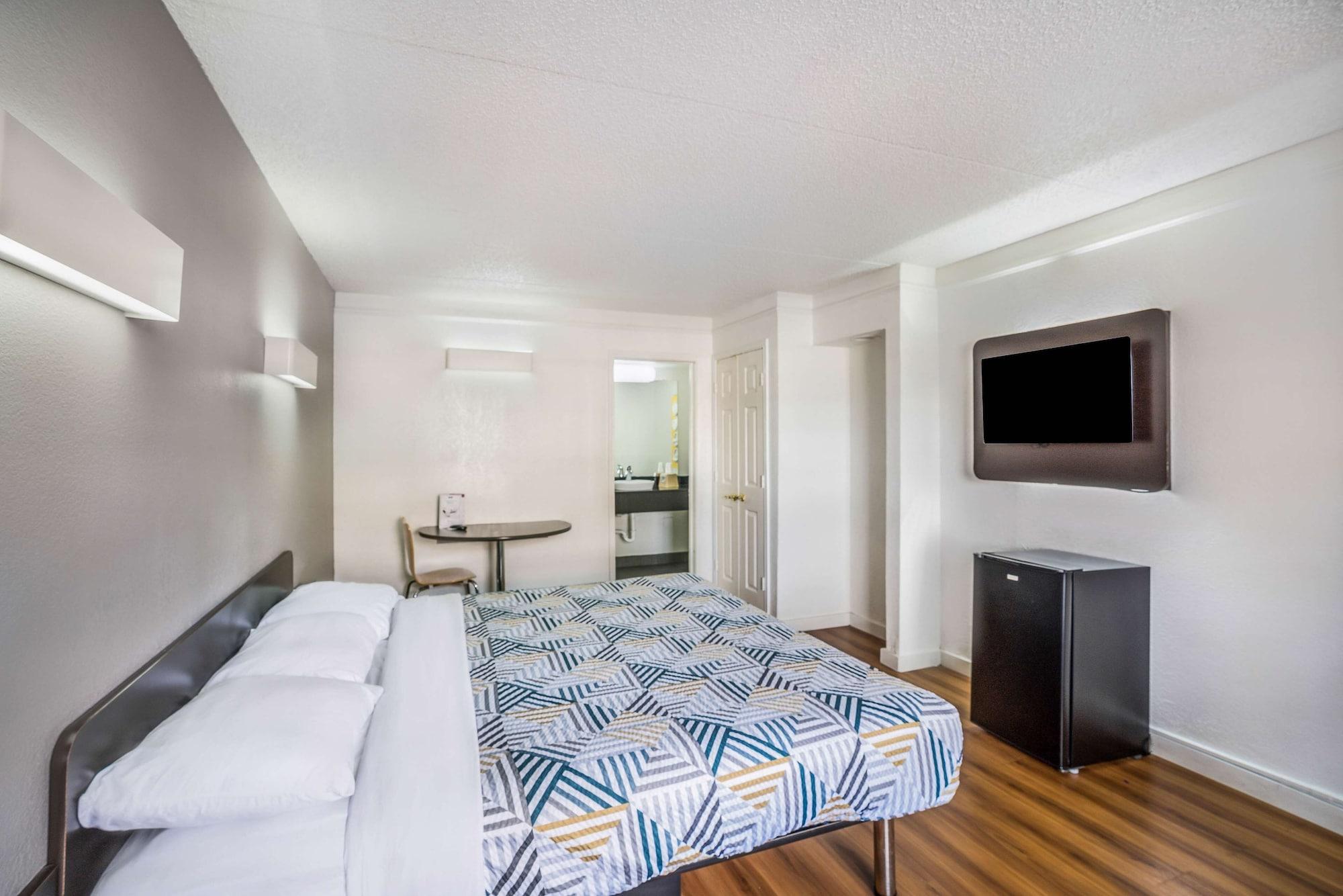 Motel 6-Dallas, Tx - Market Center Εξωτερικό φωτογραφία