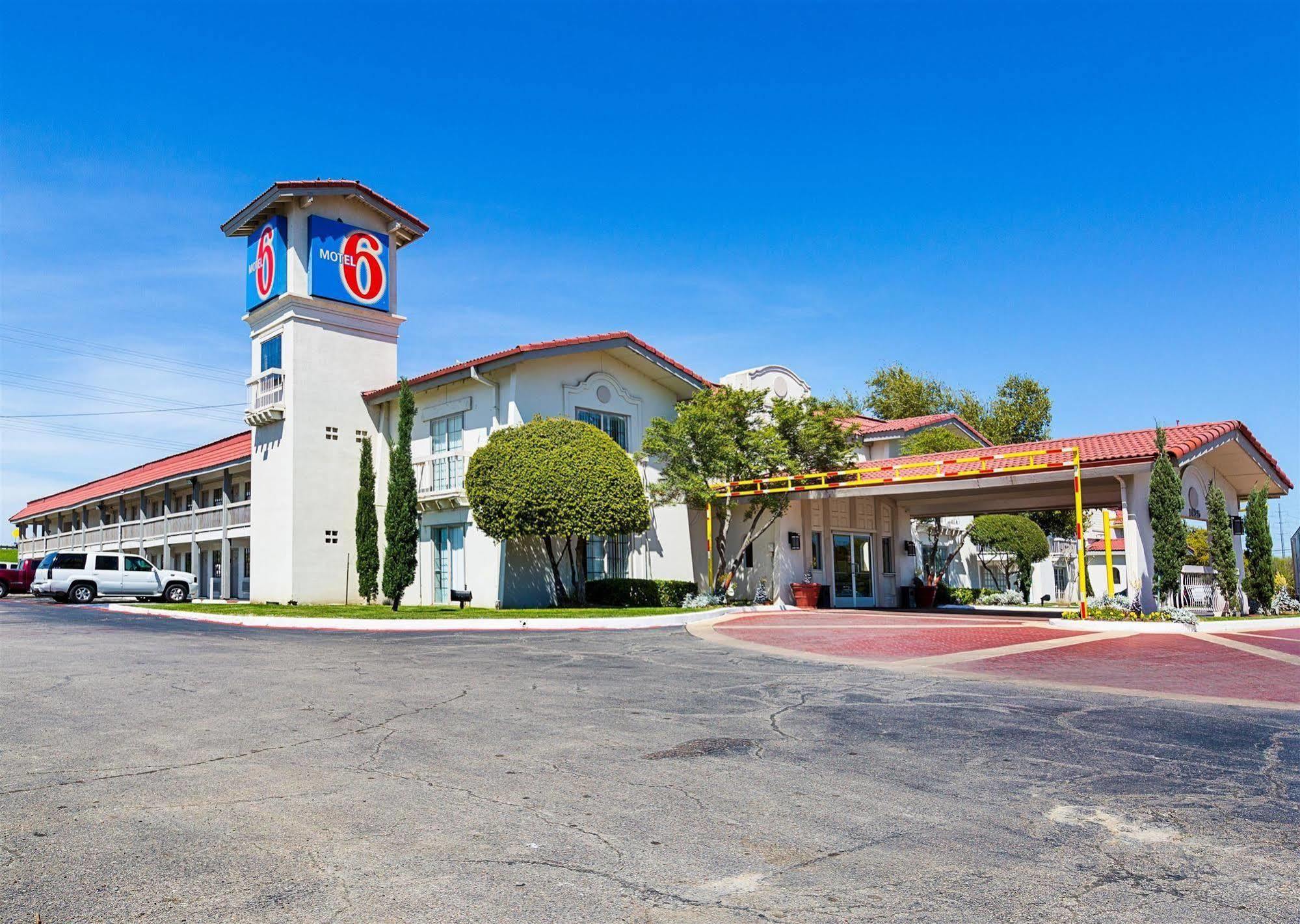 Motel 6-Dallas, Tx - Market Center Εξωτερικό φωτογραφία