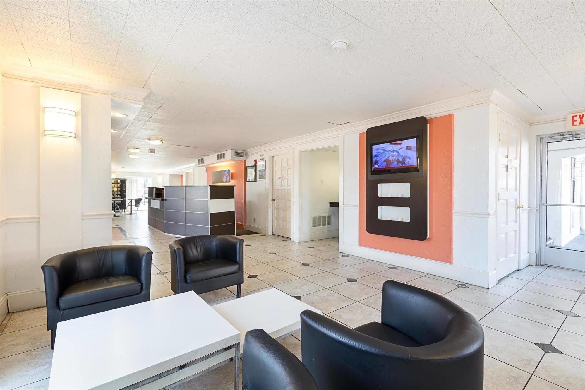 Motel 6-Dallas, Tx - Market Center Εξωτερικό φωτογραφία
