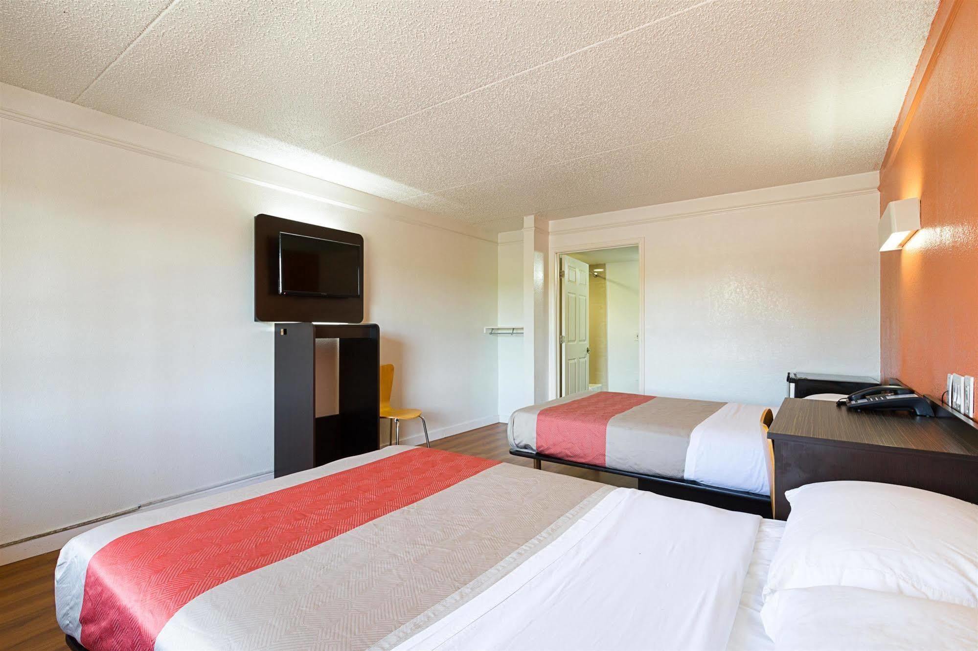 Motel 6-Dallas, Tx - Market Center Εξωτερικό φωτογραφία