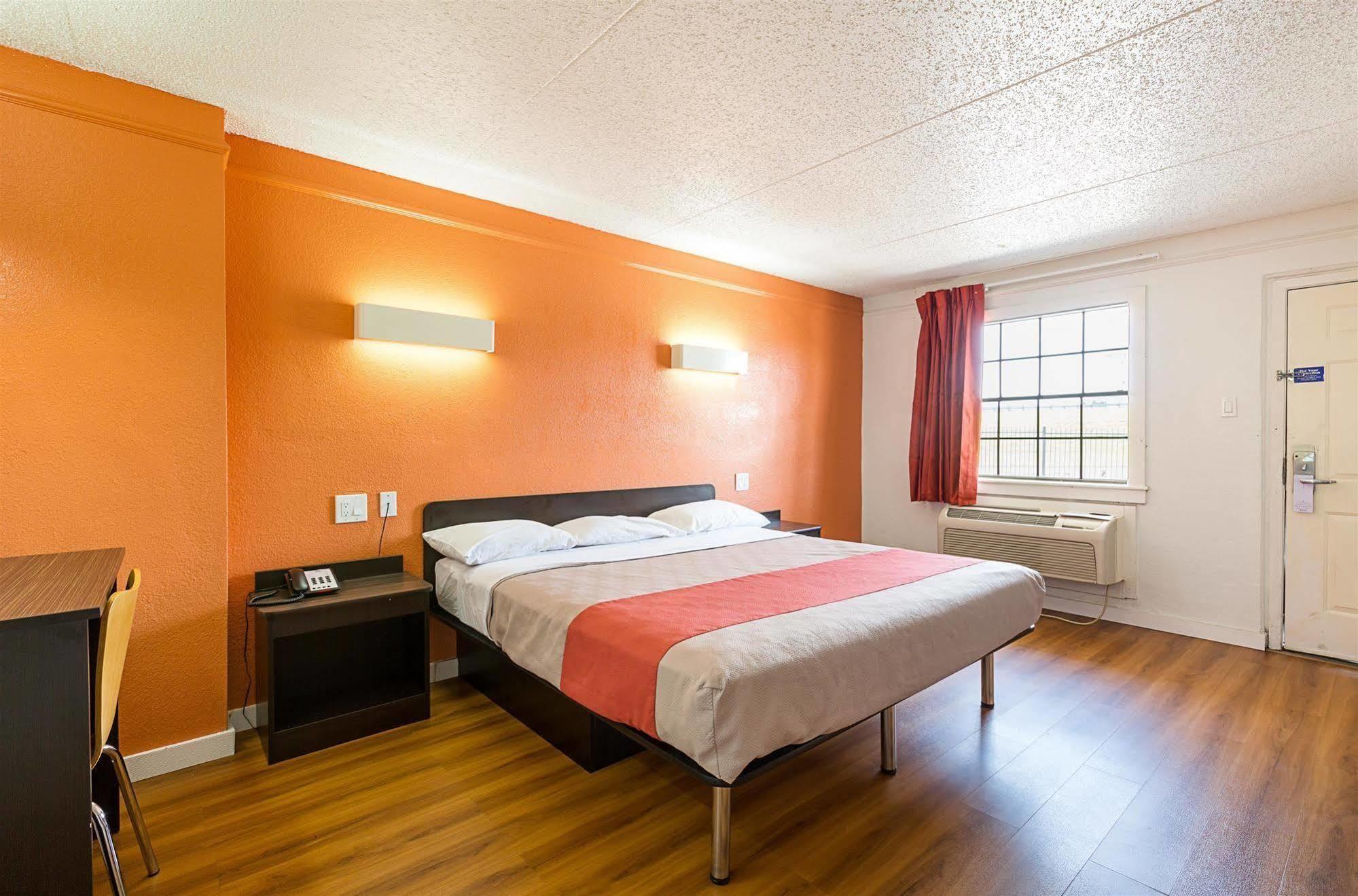 Motel 6-Dallas, Tx - Market Center Εξωτερικό φωτογραφία